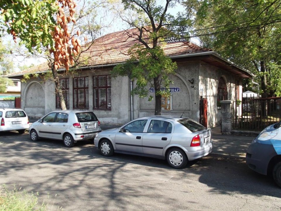 Community House, Kozák tér